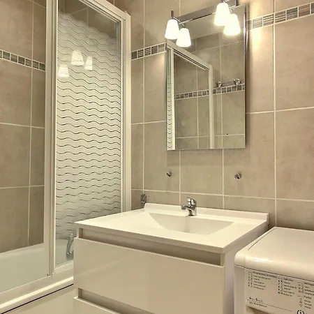 Renove 2 Pieces, Sud, 5 Pers, Pied Des Pistes - Fr-1-455-56 * La Plagne